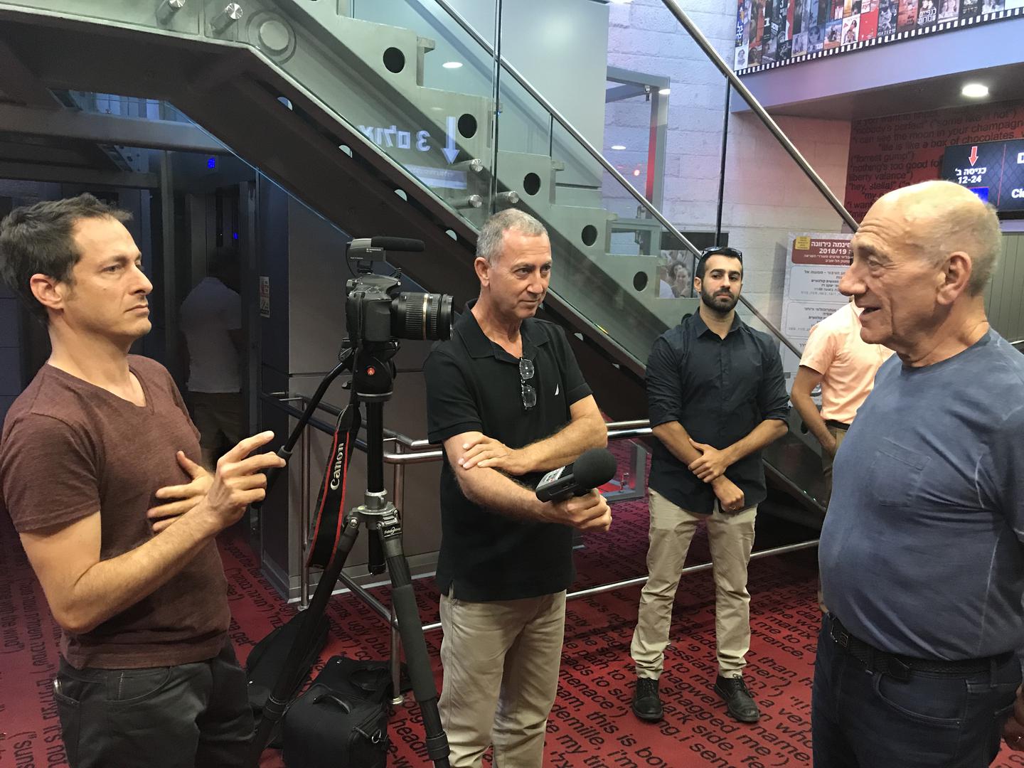 Ehud Olmert daje izjavu nakon premijere...