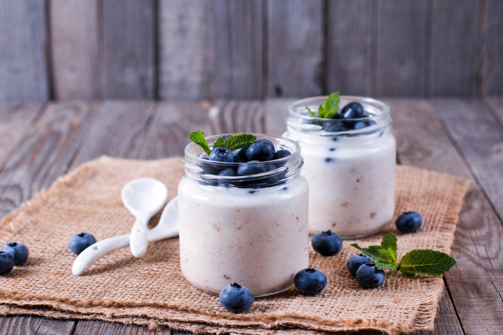 Jogurt je odličan izvor probiotika. Posljednja istraživanja dokazuju da probiotici mogu djelovati čak i kao lijek te pomoći u kontroli tjelesne težine. 
