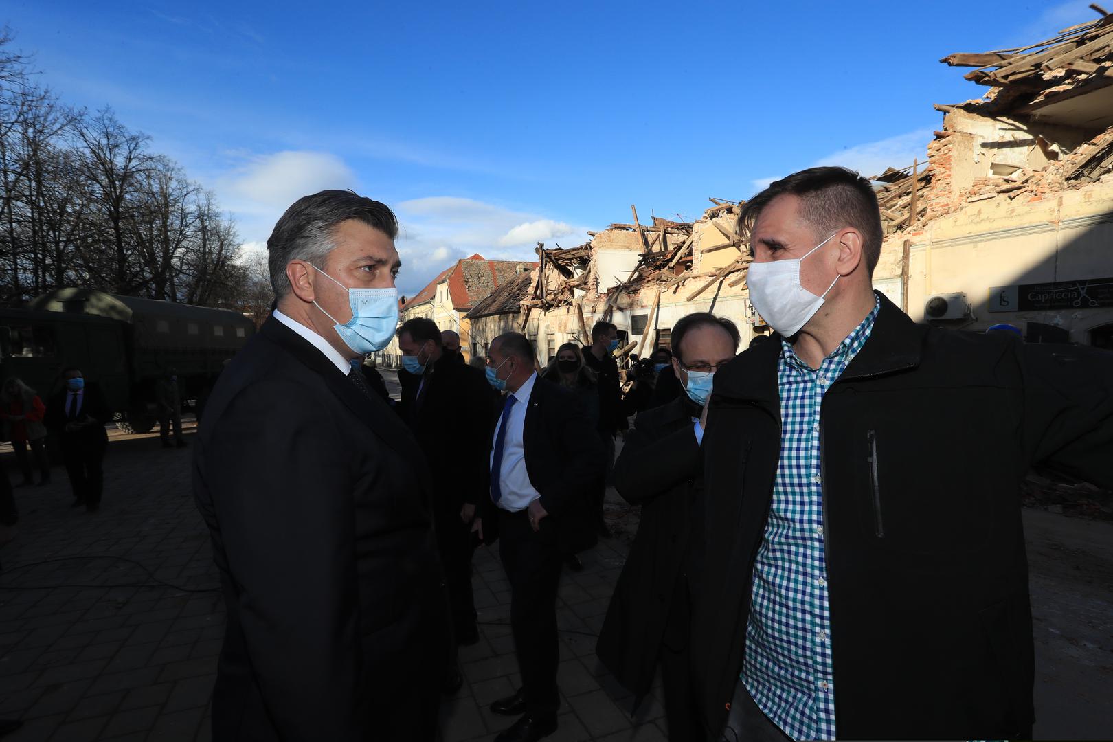 29.12.2020., Petrinja - Posljedice jakog potresa jacine 6.3 po Richteru pogodio je Petrinju, Sisak i okolicu te nanio veliku stetu. Andrej Plenkovic, Zoran Milanovic Photo. Slavko Midzor/PIXSELL