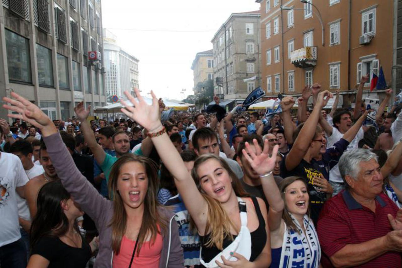 Rijeka navijači Korzo (1)