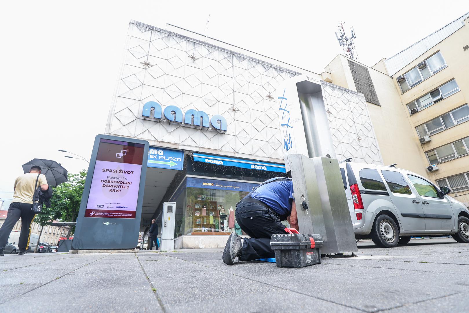 Mobilni javni zdenac imena Brunhilda na Kvaternikovu je trgu postavljen lanjskog srpnja, a njegova ugradnja koštala je oko 11 tisuća eura. 