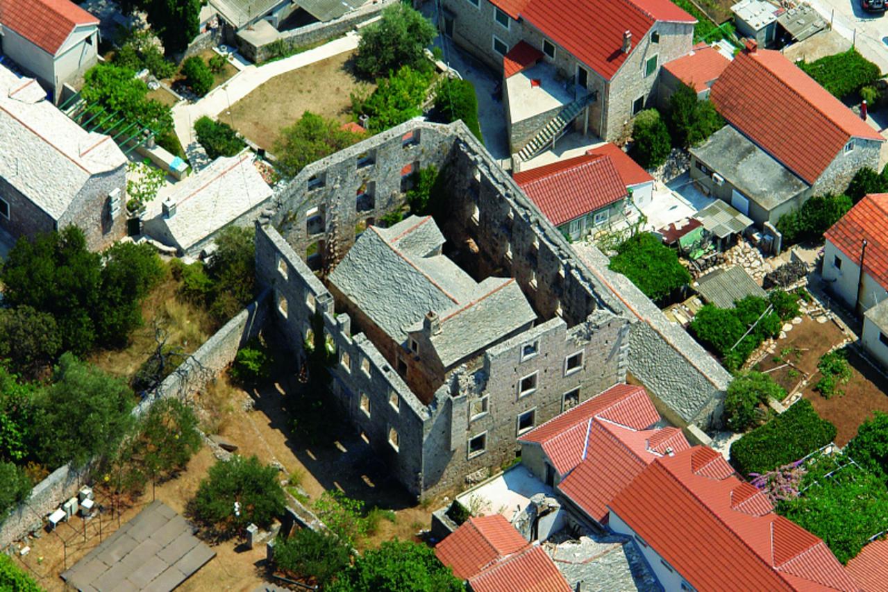 '                               '