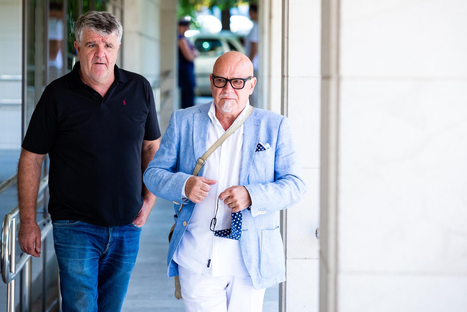 12.08.2020., Split - Branko Seric, odvjetnik optuzenog Filipa Zavadlava dolazi na sud na kojem je jutros zapocelo sudenje za trostruko tesko ubojstvo u Splitu pocetkom ove godine.Photo: Milan Sabic/PIXSELL