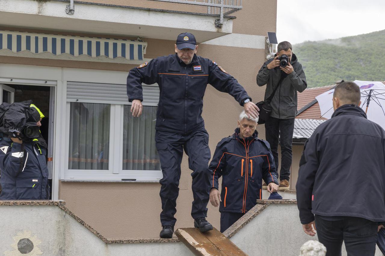 Pogled iz zraka na posljedice poplave u Gračacu