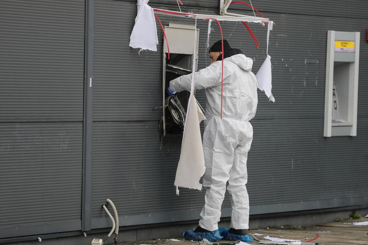 Raznesen bankomat u Zaprešiću