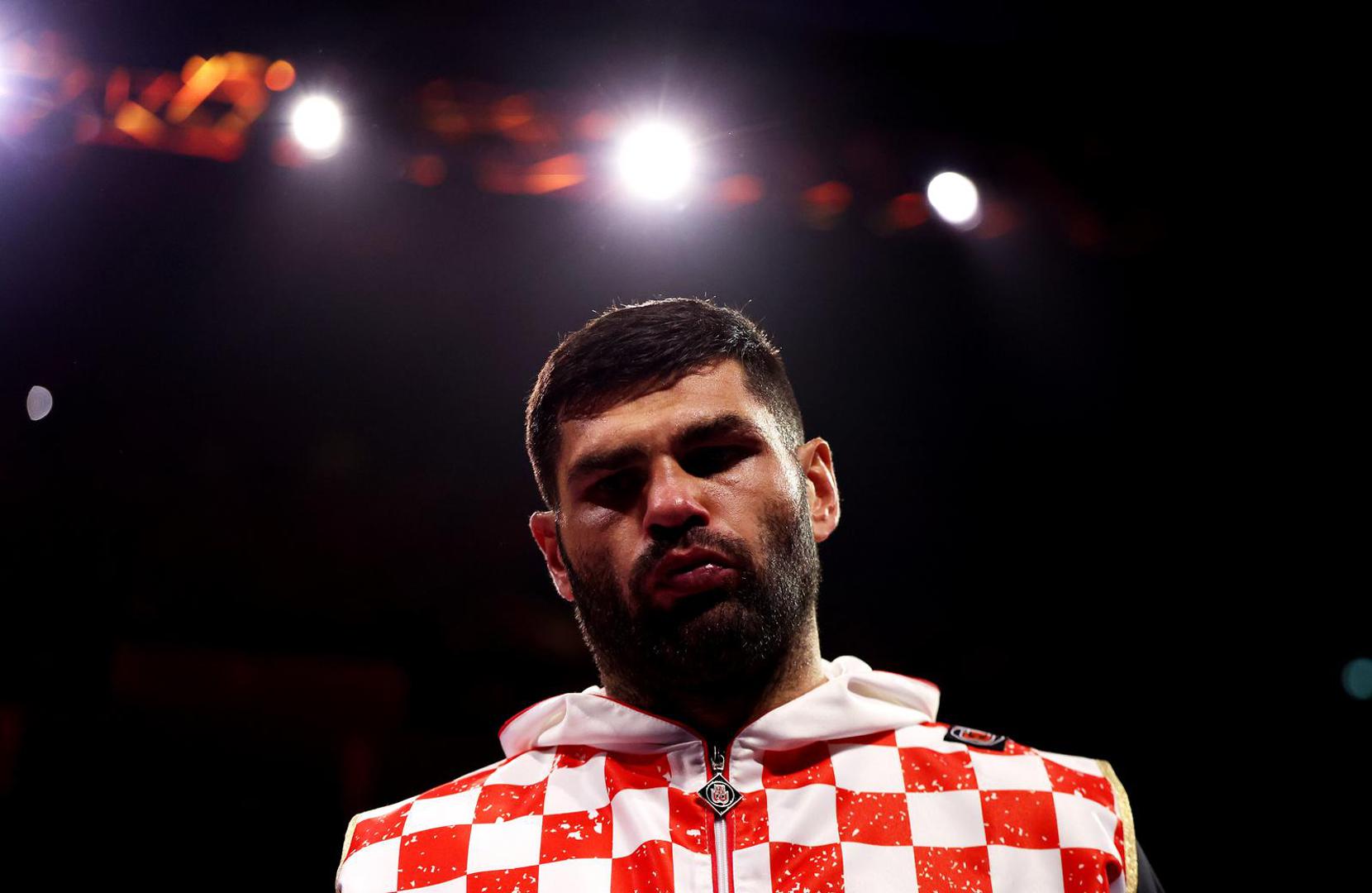 Hrvatski boksač Filip Hrgović (34) postao je novi svjetski prvak u teškoj kategoriji po IBF verziji nakon što je u londonskoj O2 Areni pobijedio Britanca Mosesa Itaumu (21) prekidom u devetoj rundi.