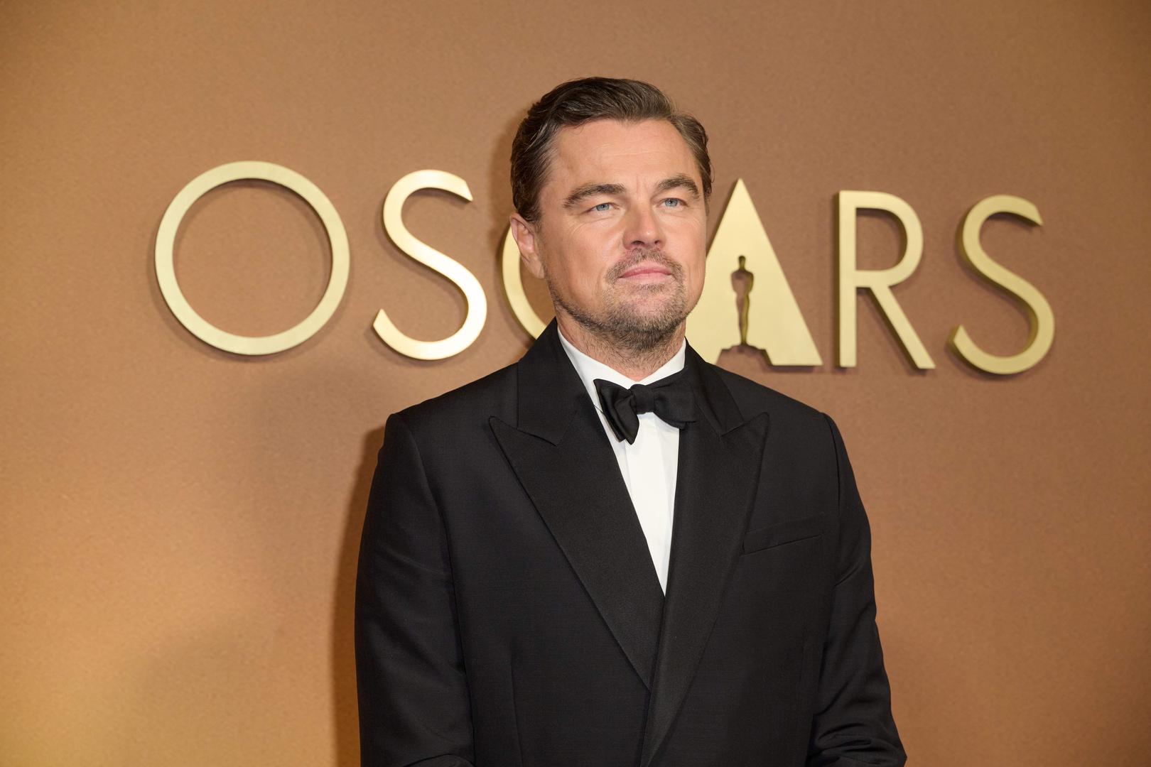 Njegov aktivizam u borbi protiv klimatskih promjena postao je jednako važan dio njegovog javnog života kao i gluma, a nedavno je oduševio kritiku ulogom u filmu "Jedna bitka za drugom".