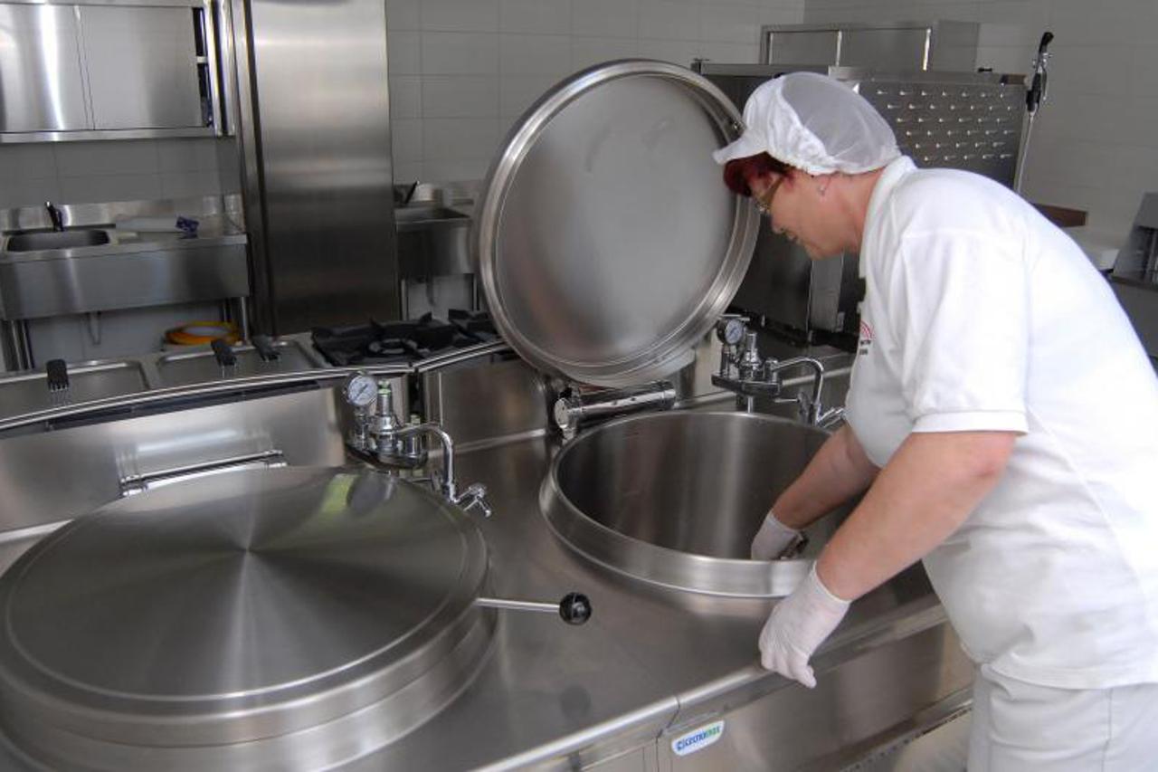 pučka kuhinja,Slavonski Brod