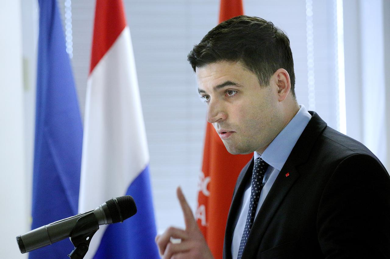 Davor Bernardić