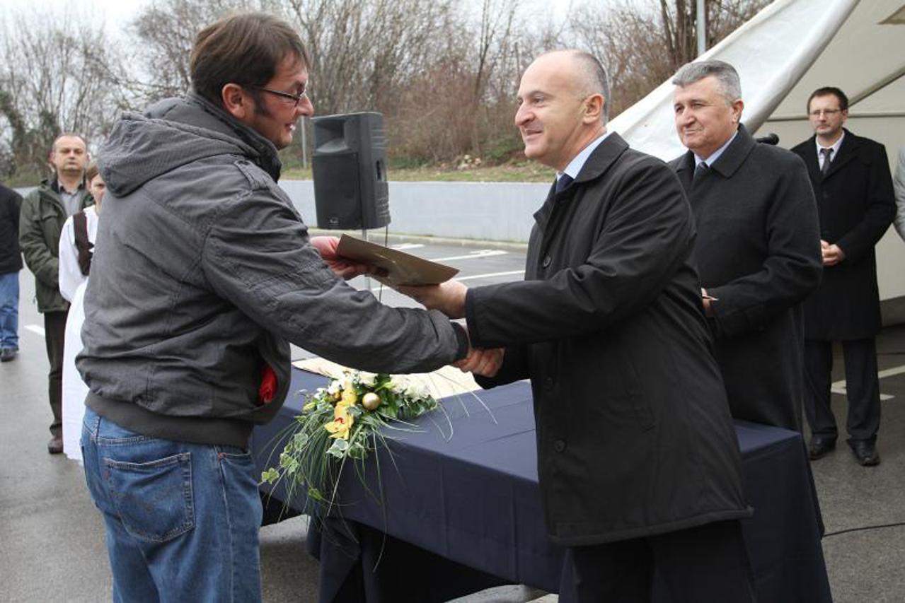 uručenje stanova slunj (1)