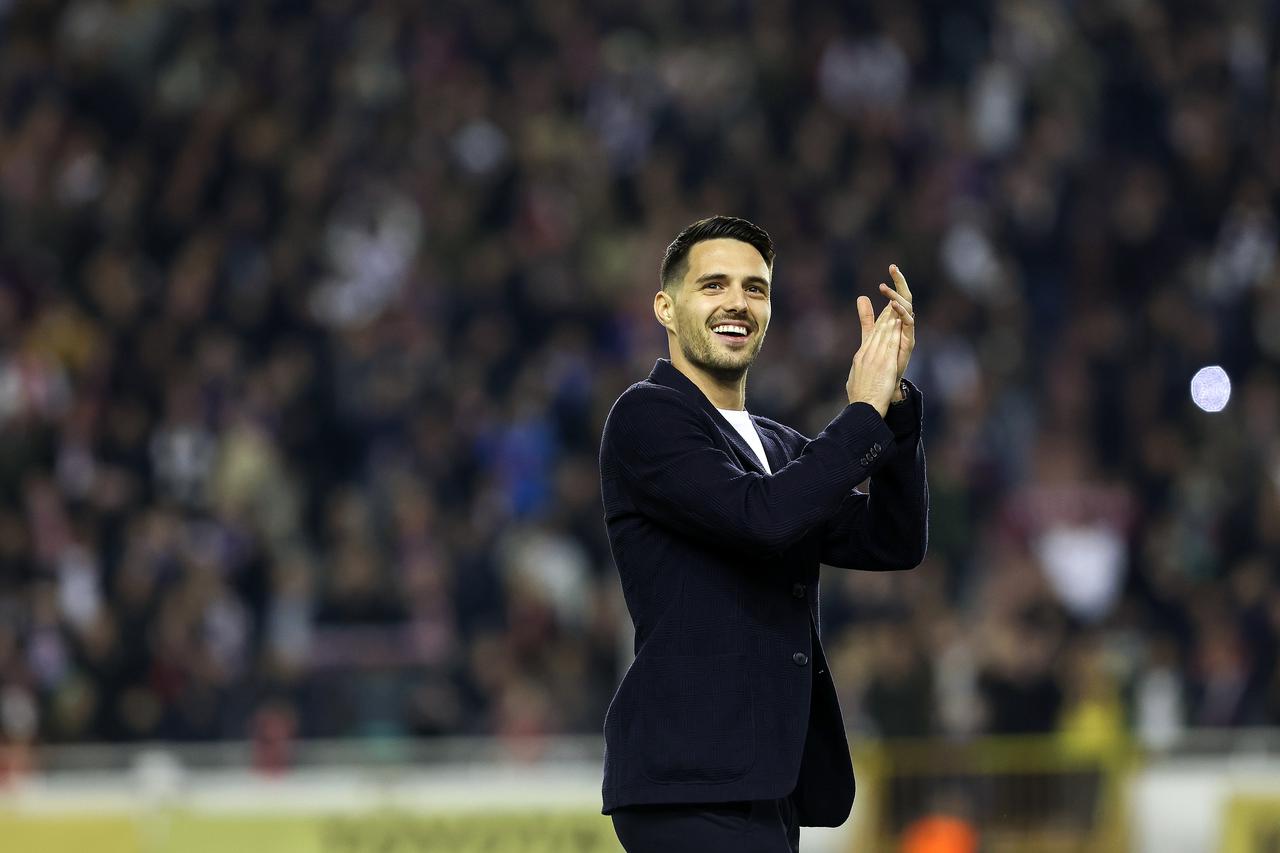 Split: Ivan Periši? i Josip Brekalo pozdravili su navija?e na Poljudu  prije po?etka utakmice