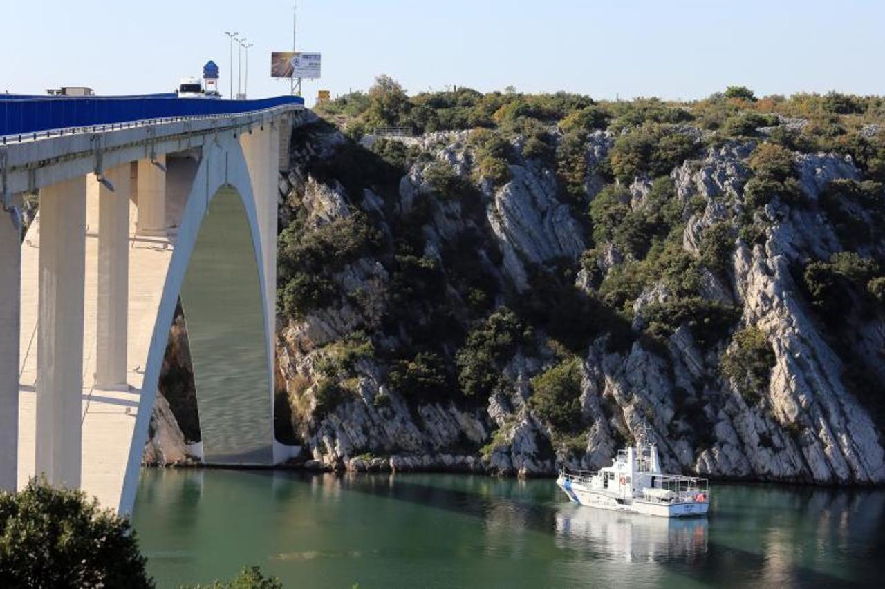 šibenski most, potraga, auto upao u more