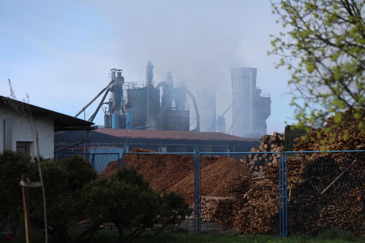 Mraclin: U požaru je izgorio pogon tvornice parketa Galeković