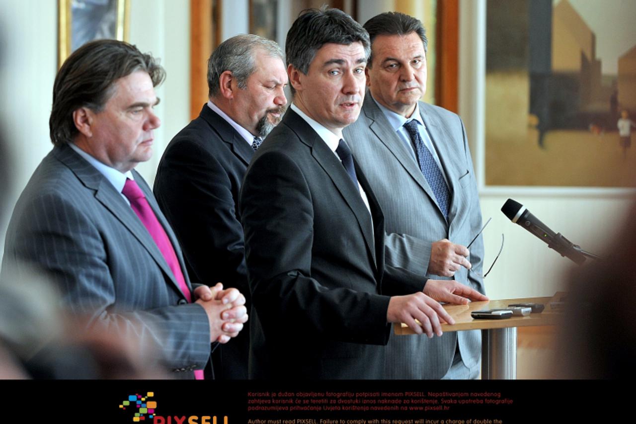 '11.03.2011., Ured predsjednika, Pantovcak 241, Zagreb - Predsjednik Ivo Josipovic odrzao je konzultacije s celnicima parlamentarnih stranaka. Prvi su na konzultacijama bili celnici Kukuriku koalicije