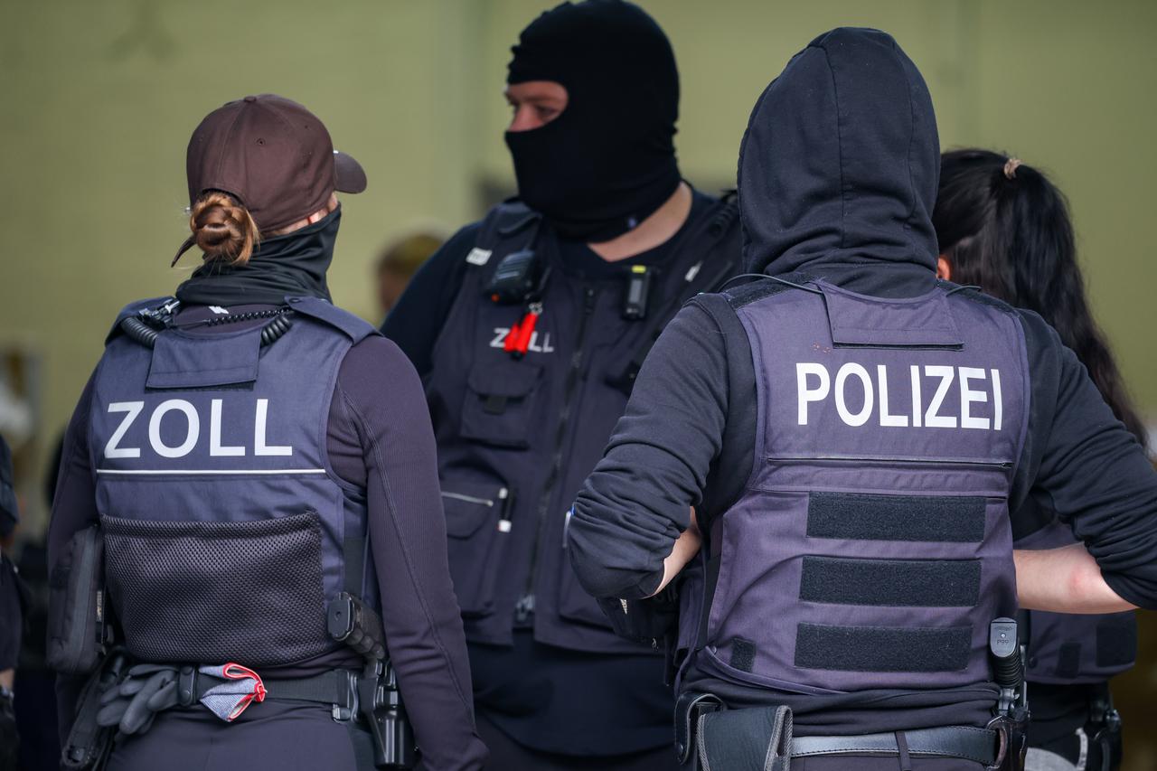 Europe-wide Raid Over Million-Euro Fraud Involving Counterfeit Cell Phones
