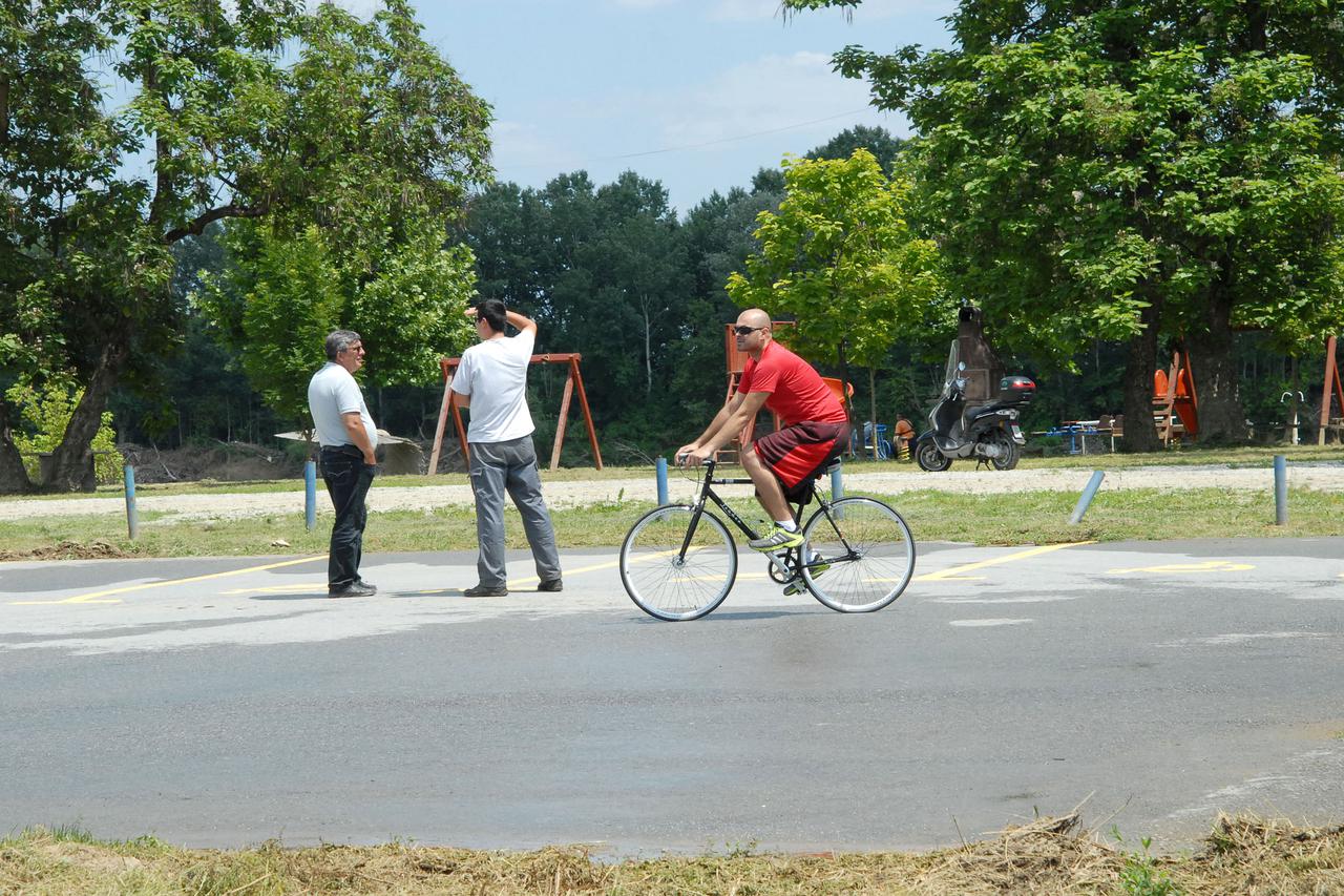 Sportsko rekreacijski centar Poloj