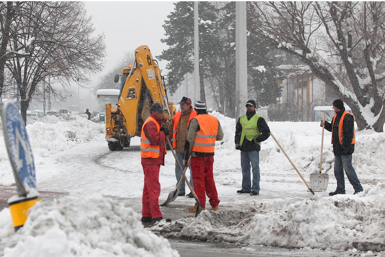 Uspredne fotografije Zagreb danas i lani