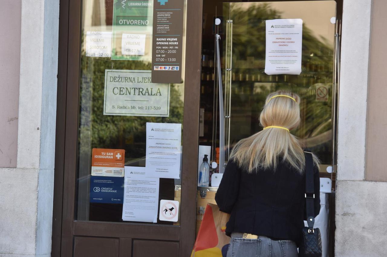 Ljekarna u Šibeniku lijekove izdaje kroz improvizirani šalter