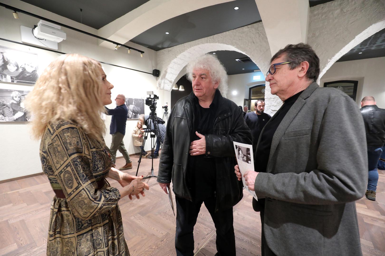 Grupa Ekatarina Velika objavila je sedam studijskih albuma, kao i jedan live. Od 1984. do 1994. ta skupina kreativnih glazbenika bila je simbol visokog umjetničkog i moralnog integriteta