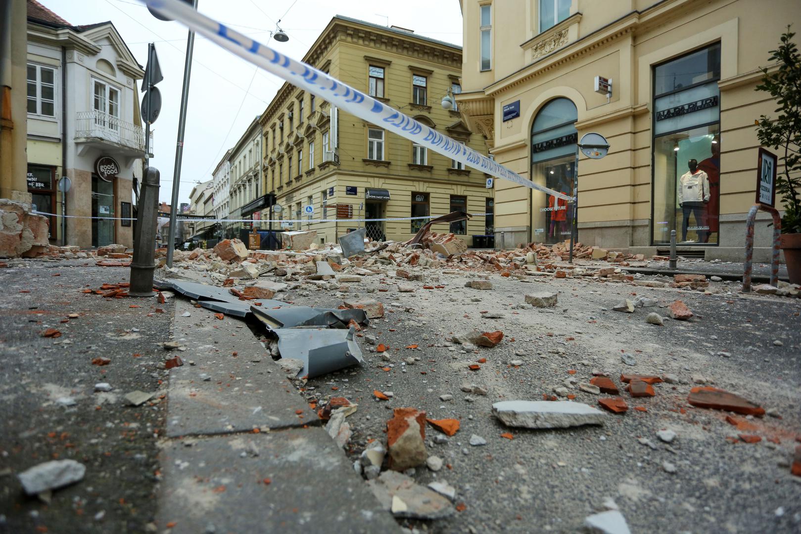 22.03.2020., Zagreb - Ostecenja u Zagreba nakon potresa jacine 5.3. po Richteru. Photo: Emica Elvedji/PIXSELL