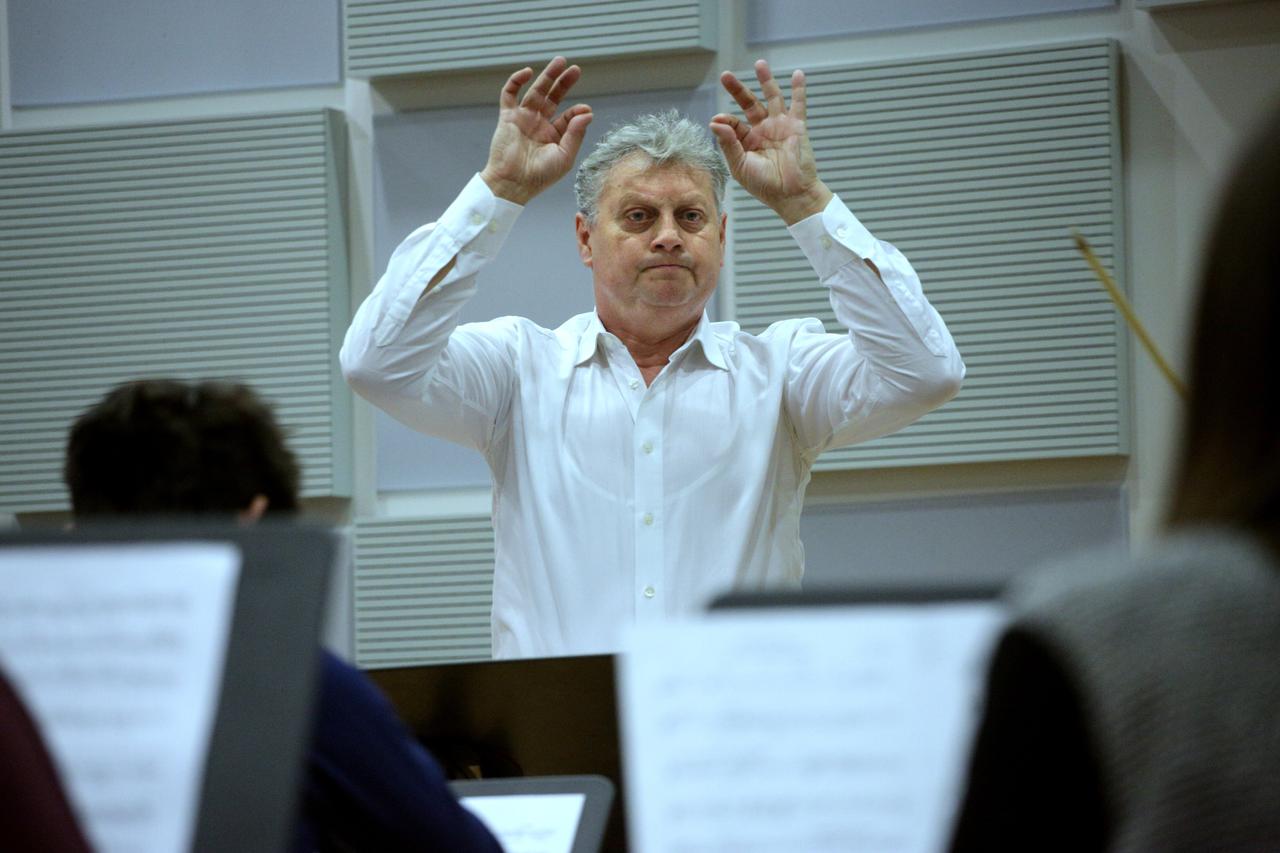 13.01.2017., Zagreb - Profesor Berislav Sipus na pokusu s novim Ansamblom studenata Muzicke akademije za suvremenu glazbu. Photo: Zarko Basic/PIXSELL