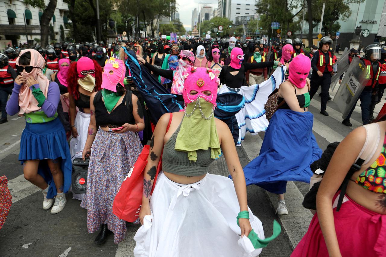 FILE PHOTO: Women take part in a protest in support of safe and legal abortion access to mark International Safe Abortion Day, in Mexico City, Mexico September 28, 2022. REUTERS/Paola Garcia/File Photo