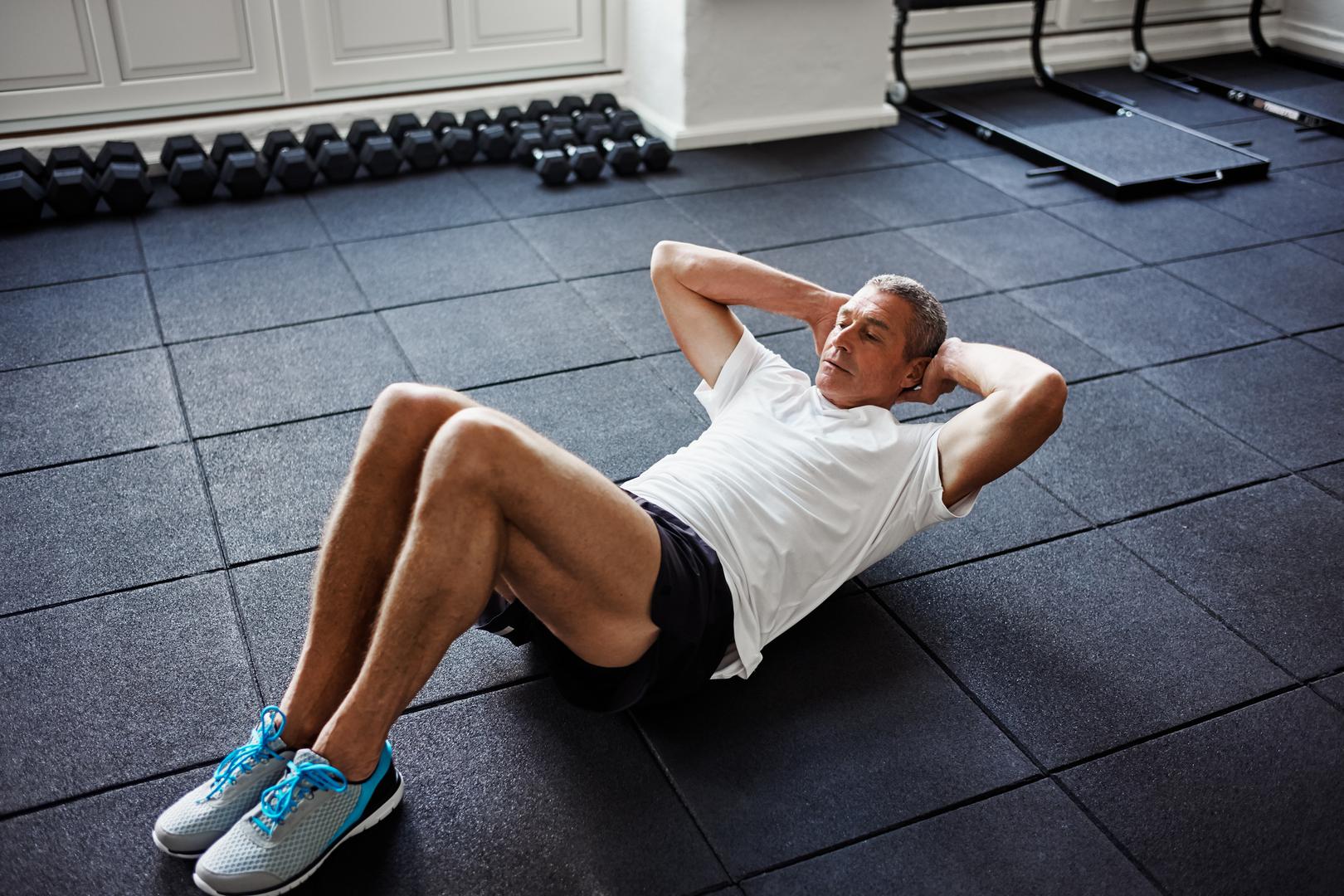 Tjelovježba i zdrava prehrana ono je što biste trebali uvrstiti u svoju svakodnevnu rutinu, prvenstveno radi zdravlja, no za čvrste trbušnjake pomoći će i disanje. 