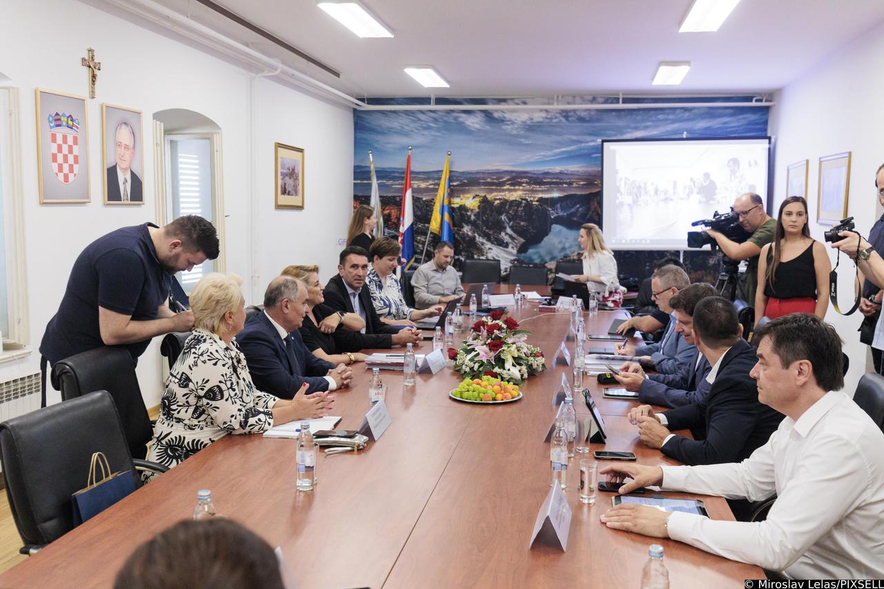 Imotski: Ministrica turizma Nikolina Brnjac sudjelovala na sjednici Turističkog vijeća HTZ-a