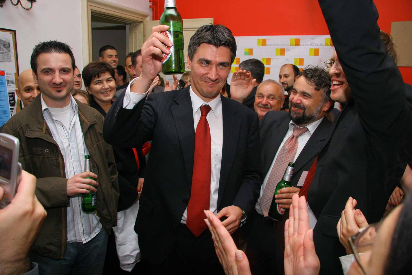 Jer voljeli ga ili mrzili, Milanoviću je teško osporiti da je politička 'zvijer' koja je jučerašnjim potezom još jednom do temelja protresla političku scenu. A kako je tekao taj put?