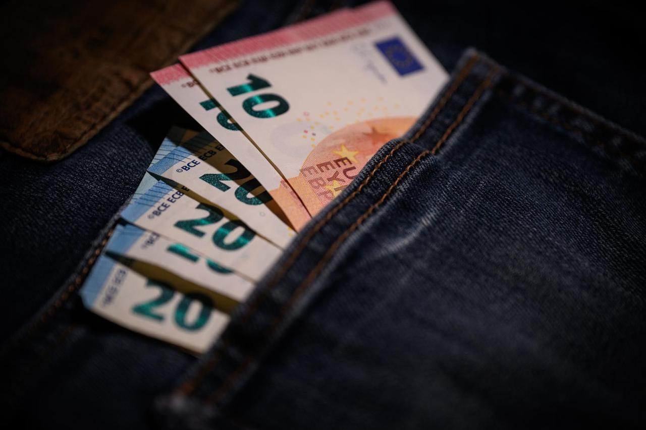 Euro - nova službena valuta u Republici Hrvatskoj