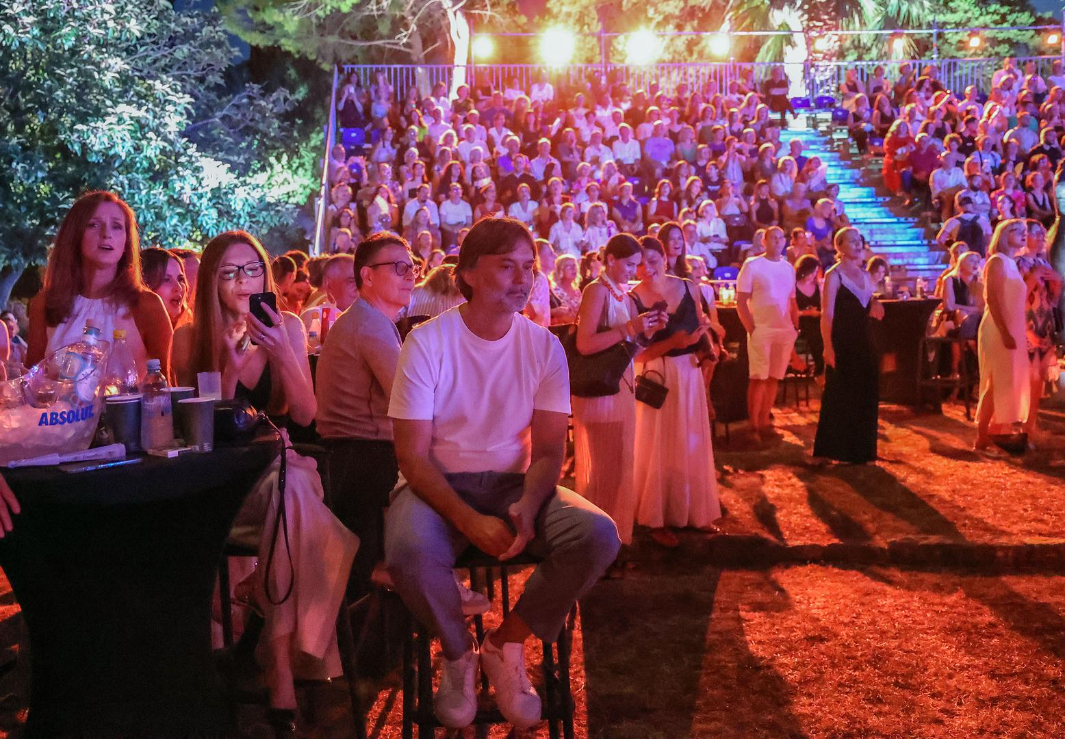 Glazbena diva povela je prisutne na neponovljivo glazbeno putovanje kroz karijeru dugu 40 godina.