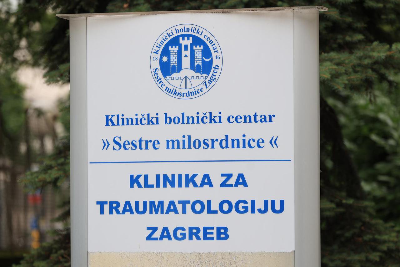 Izjavu za medije o zdravstvenom stanju muškarca koji se zapalio na Markovom trgu dali su predstavnici Klinike za traumatologiju
