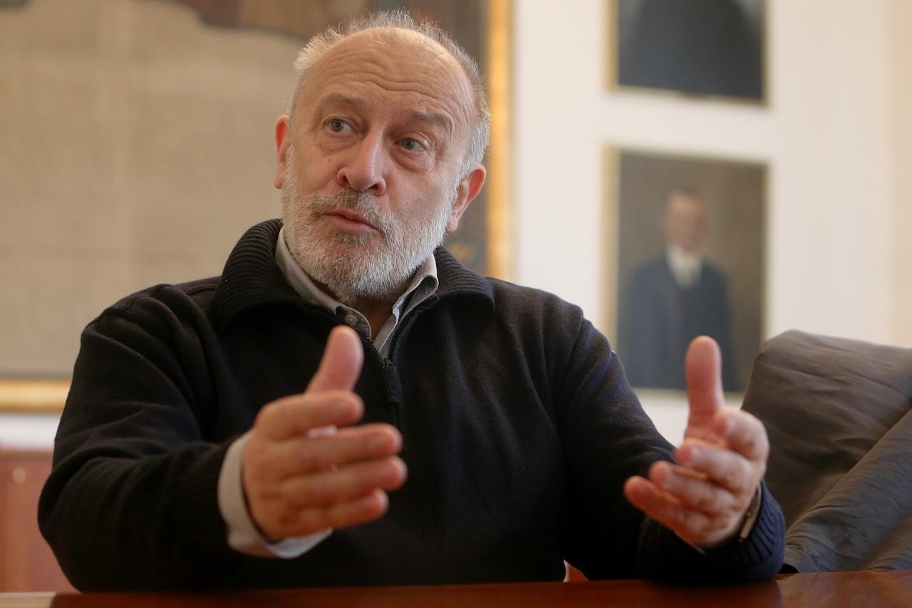 14.11.2014., Zagreb - Igor Zidic, povjesnicar hrvatske umjetnosti, likovni kriticar, pjesnik i esejist