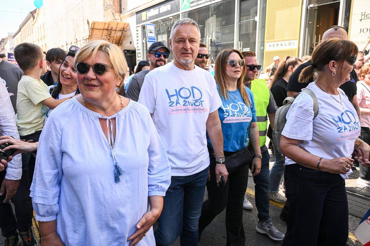 Zagreb: Marko Perković Thompson i supruga Sandra sudjelovali u Hodu za život