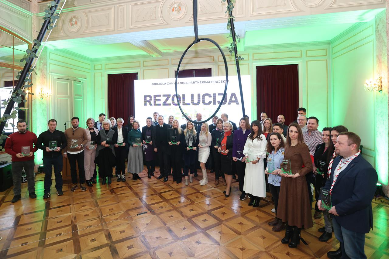 Zagreb: Večernji list dodjelio zahvalnice partnerima, udrugama i prijateljima projektta "Rezoulucija zemlja"