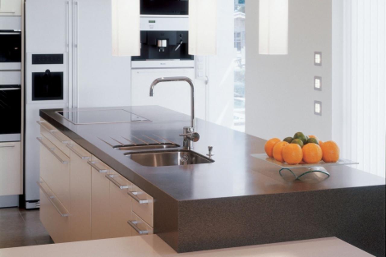 'corian7_nnn_kva_220910'