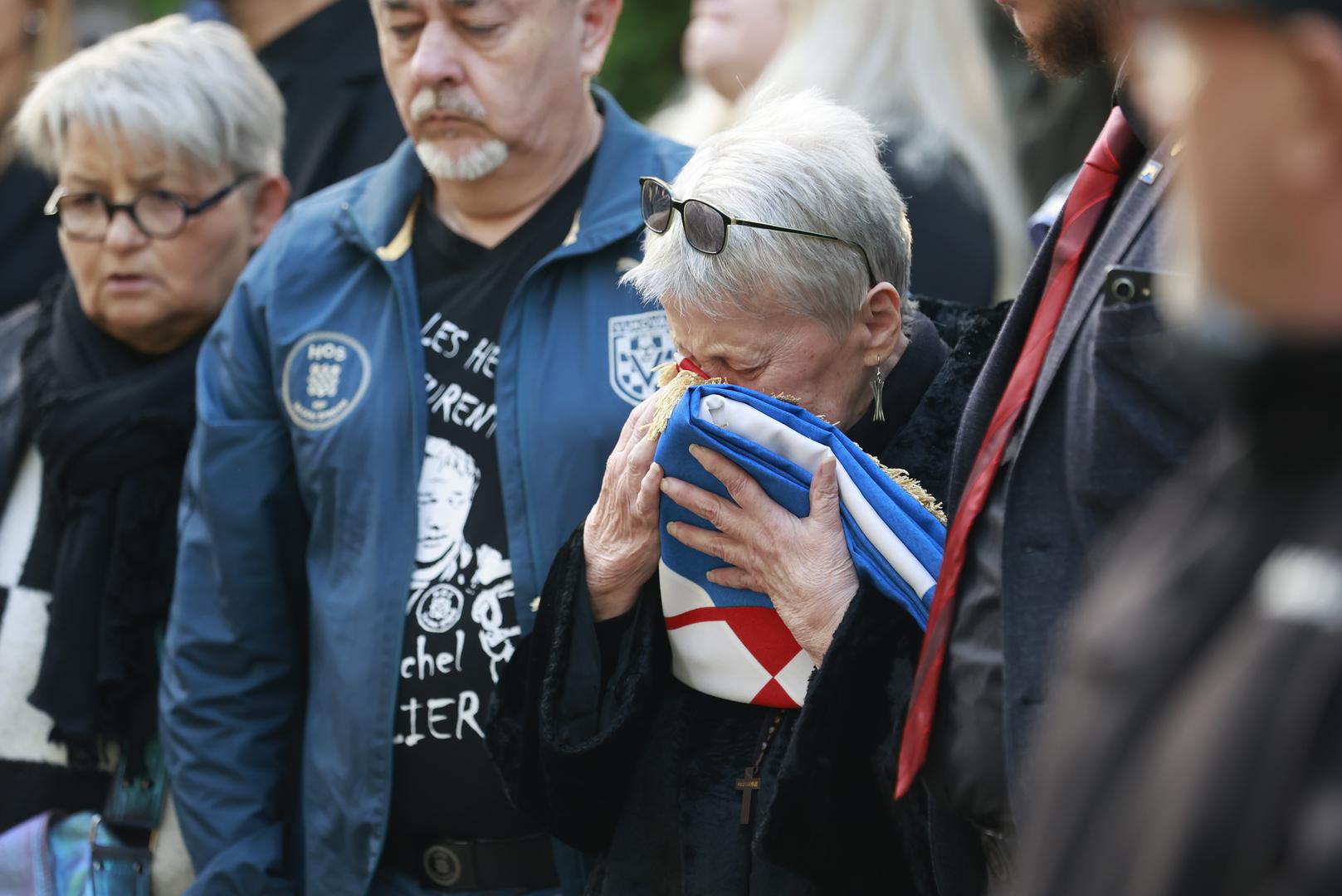 U govoru je Medved istaknuo: "Nicolier je svojom žrtvom postao simbol hrabrosti, solidarnost i ljubavi prema Hrvatskoj. Bit će pokopan sa svim počastima, zahvaljujemo njegovoj majci na strpljenju, kao i svim drugim majkama nestalih i ubijenih hrvatskih branitelja".