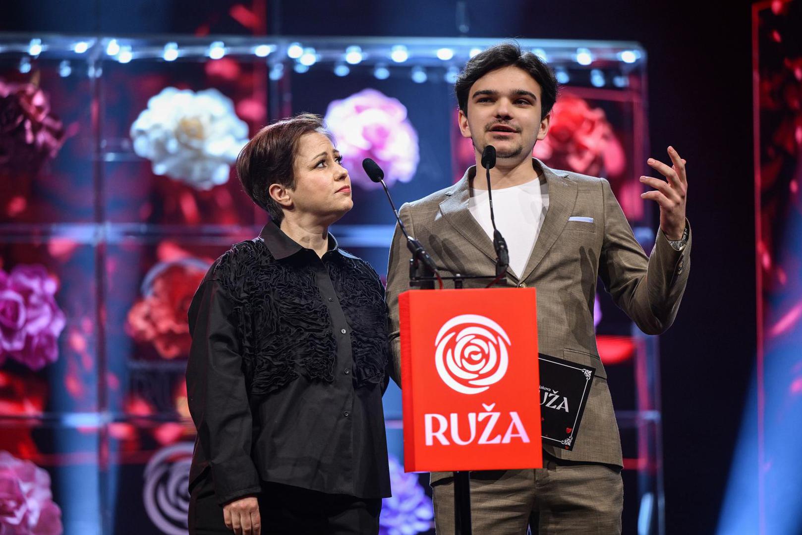 Morana Zibar i Martin Kosovec kao prezenteri