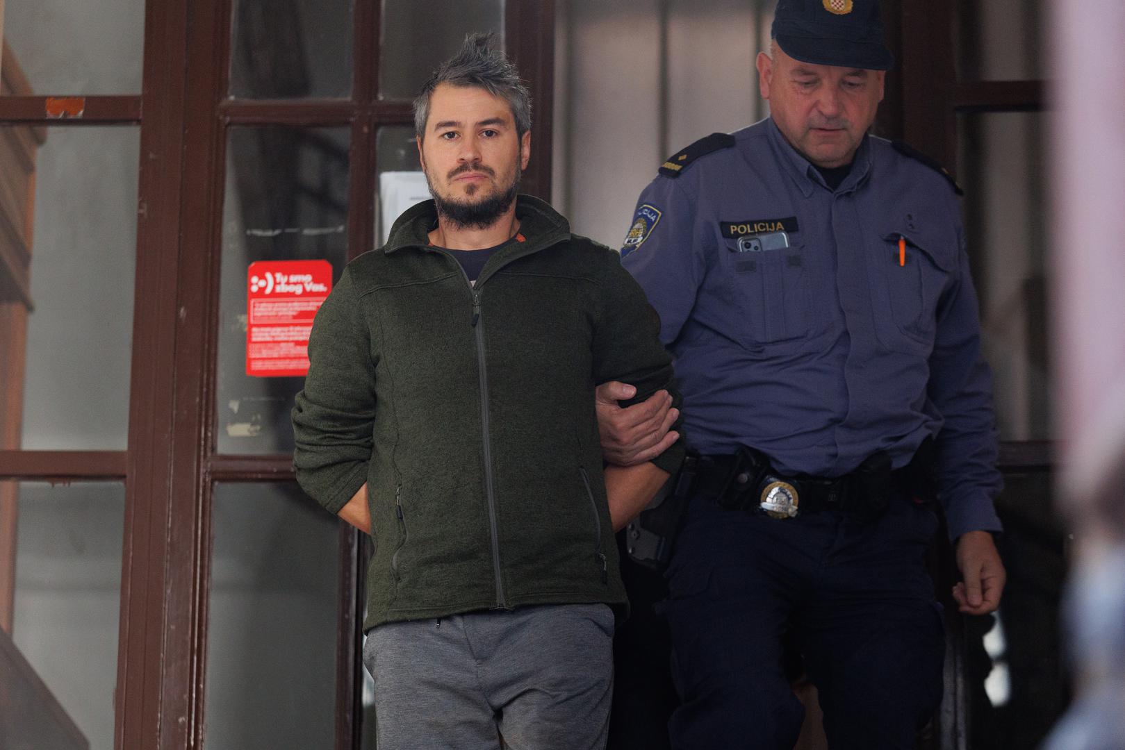 15.11.2023., Rijeka - Policija privodi Eugena Travalju, optuzenog za trgovanje kriptovalutama, tj. prevare stotina investitora koji su ukupno ulozili desetke milijuna eura.  Photo: Nel Pavletic/PIXSELL