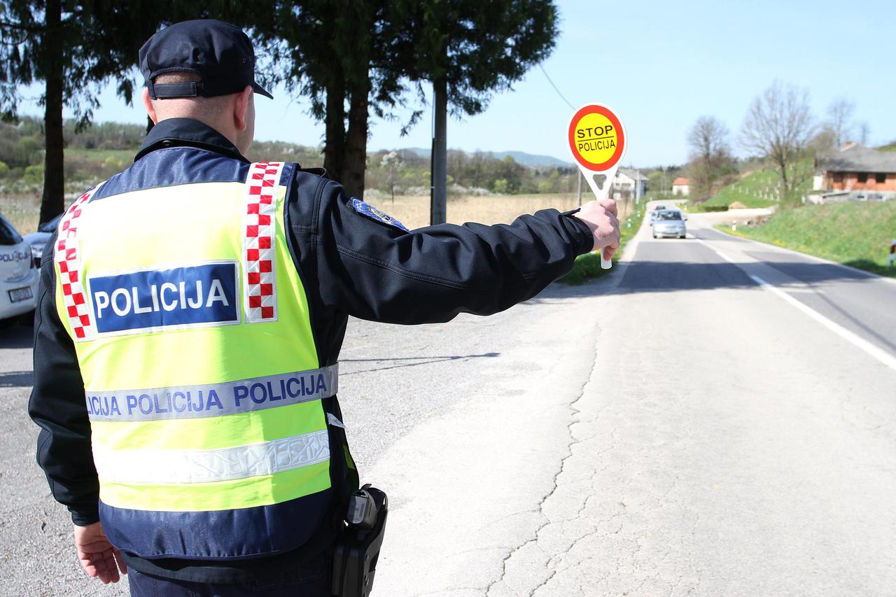 policija