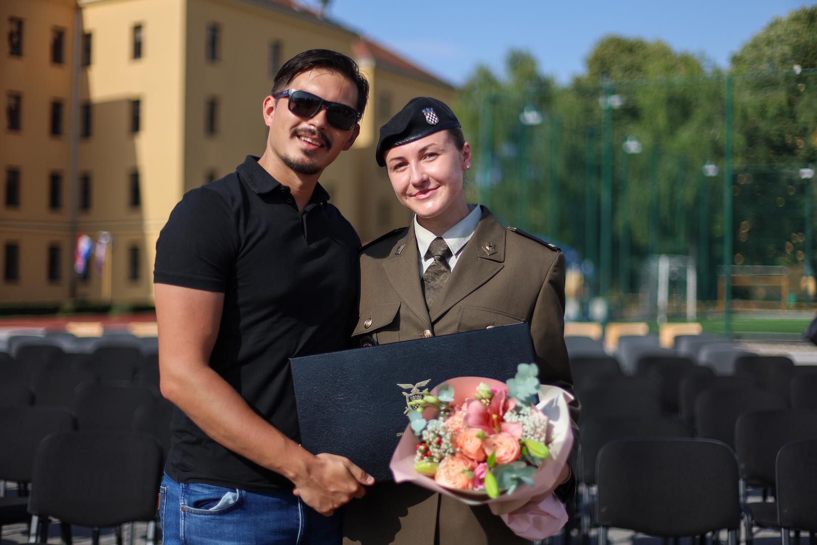 "Živimo u svijetu koji se mijenja i u tom svijetu ćete vi služiti. Služit ćete Hrvatskoj vojsci, bit ćete profesionalni vojnici"
