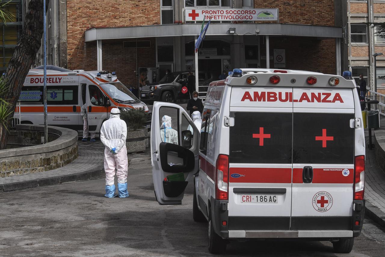 Italy Toughens Covid-19 Restrictions - Naples
