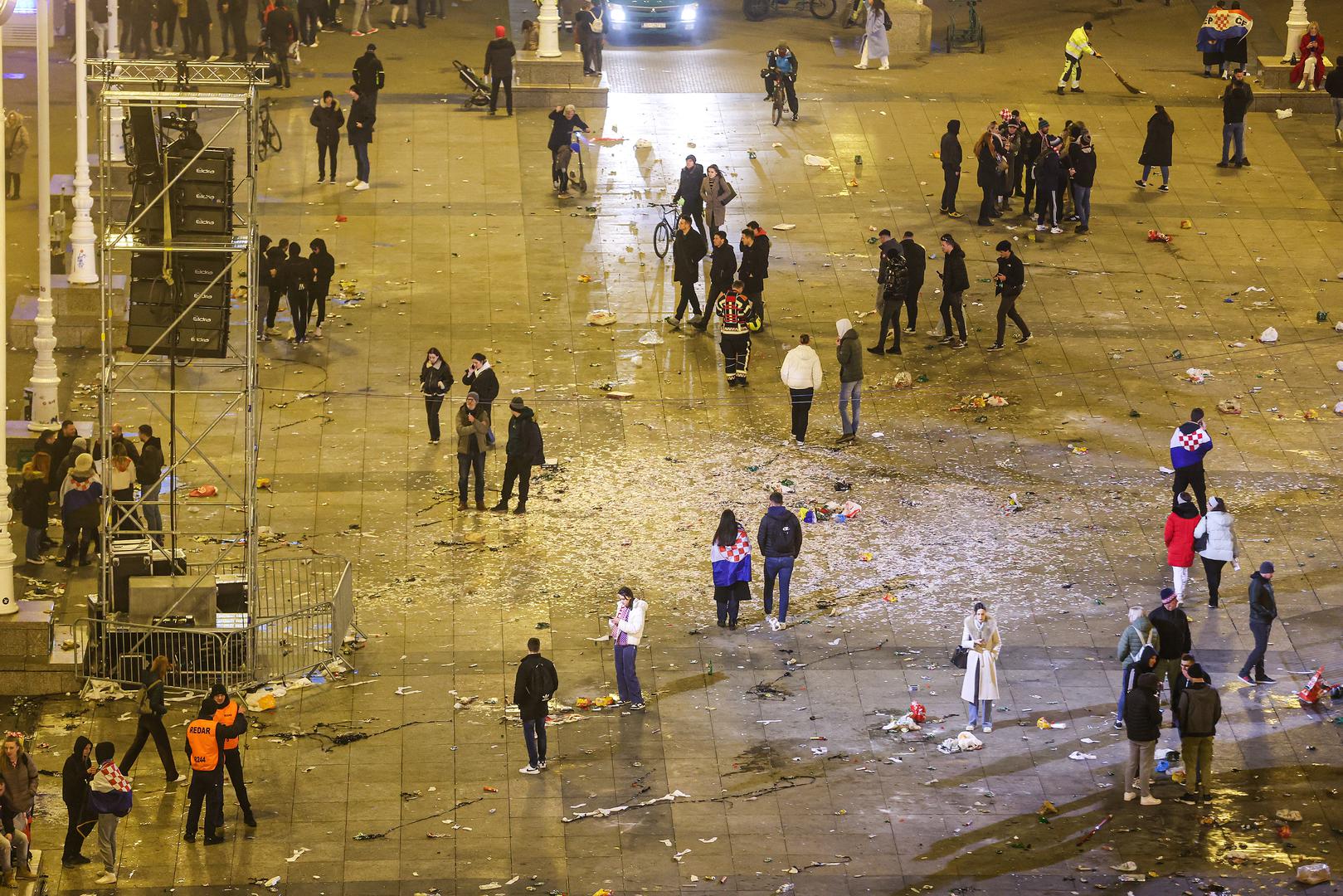 03.02.2025., Zagreb - Svecani docek hrvatske rukometne reprezentacije u Zagrebu nakon osvojenog drugog mjesta na Svjetkom prvenstvu. Radnici cistoce ciste Trg bana Josipa Jelacica nakon odlaska navijaca. Photo: Luka stanzl/PIXSELL
