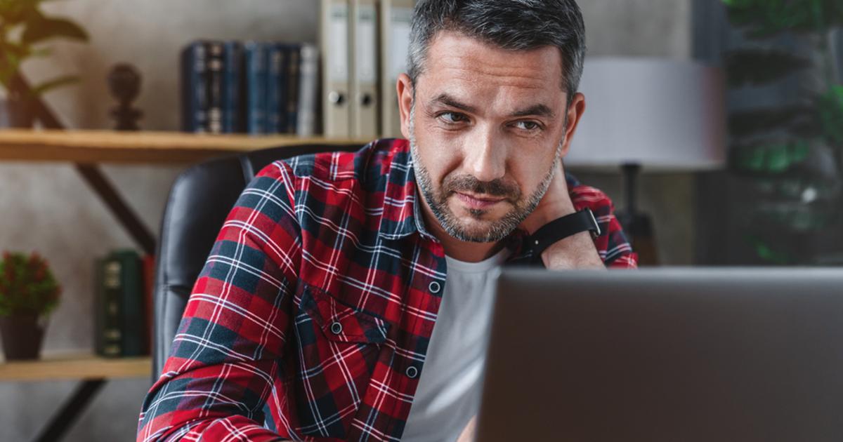 Boljka digitalnog doba: Znate li što je 'tech neck' od kojeg pati sve više ljudi – možda baš i vi?