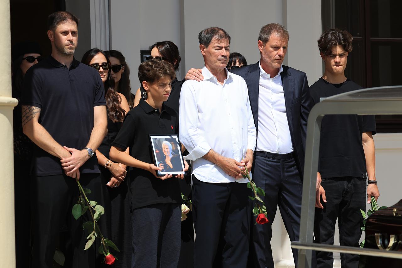 Zagreb: Posljednji ispraćaj Luce Mamić, majke Stojana, Zdravka i Zorana Mamića