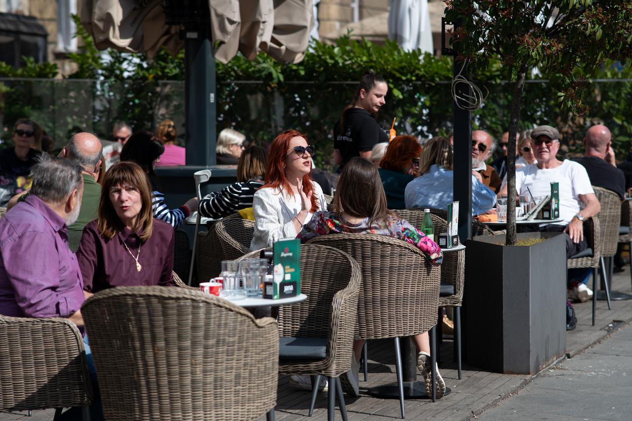 Sunce izmamilo građane na zagrebačke ulice