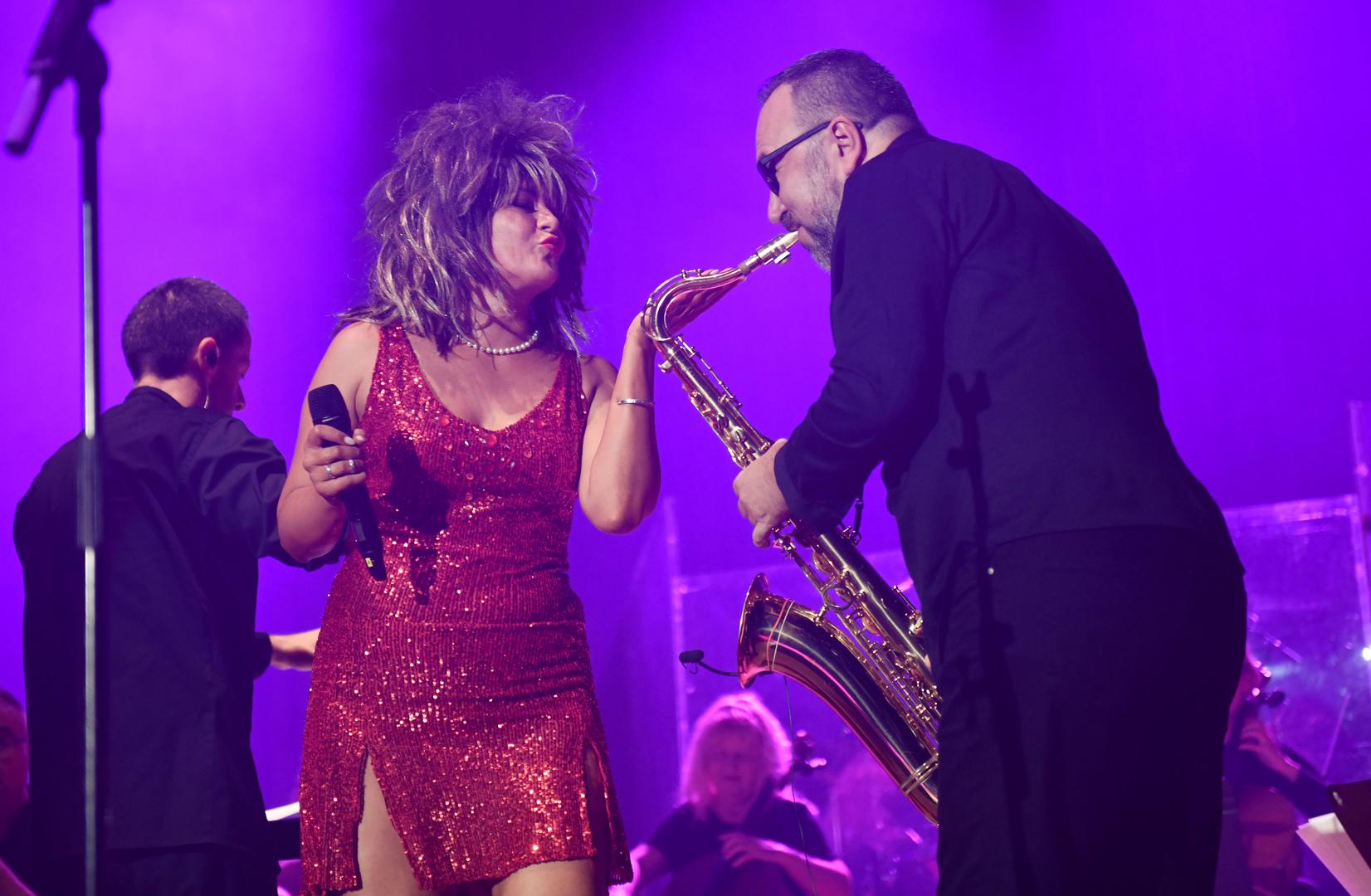 Koncert “Simply The Best Rock Symphony – Symphonic Hommage to Tina Turner” večeras je pretvorio zagrebačku Koncertnu dvoranu Vatroslava Lisinskog u epicentar energije i emocija.