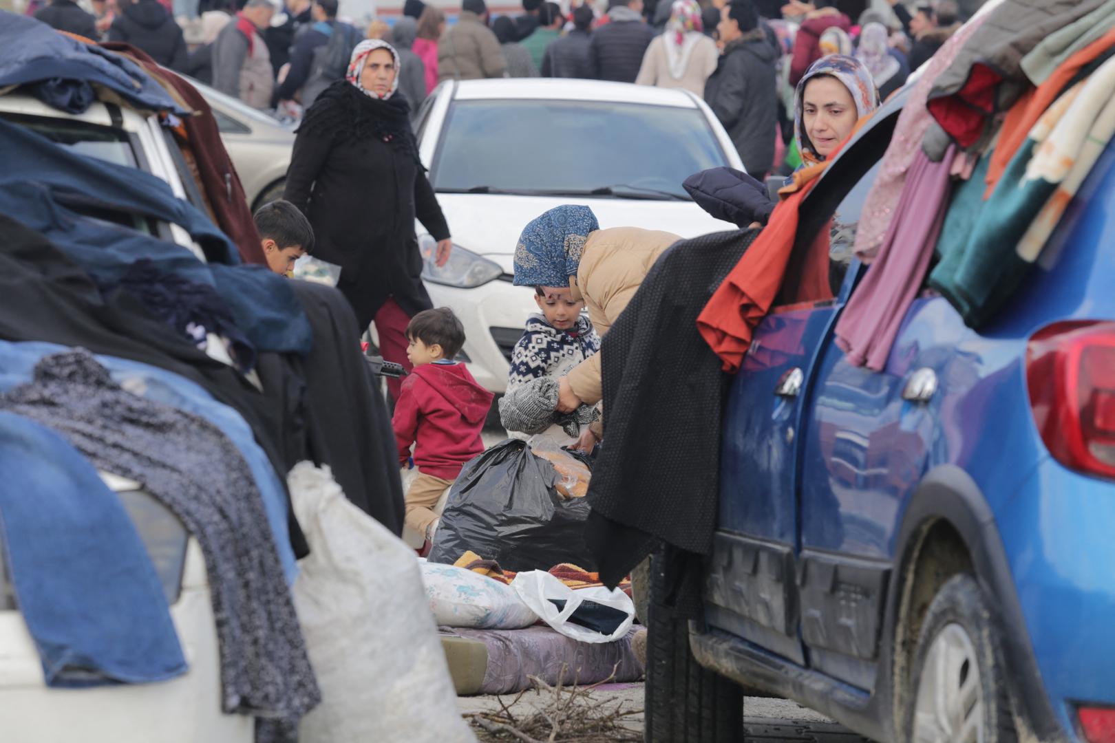 Victims of the earthquake take food delivered by the rescue teams in Hatay, Turkey, February 7, 2023. A powerful earthquake has hit a wide area in south-eastern Turkey, near the Syrian border, killing more than 7000 people and trapping many others. Photo by Serdar Ozsoy/Depo Photos/ABACAPRESS.COM Photo: Depo Photos/ABACA/ABACA