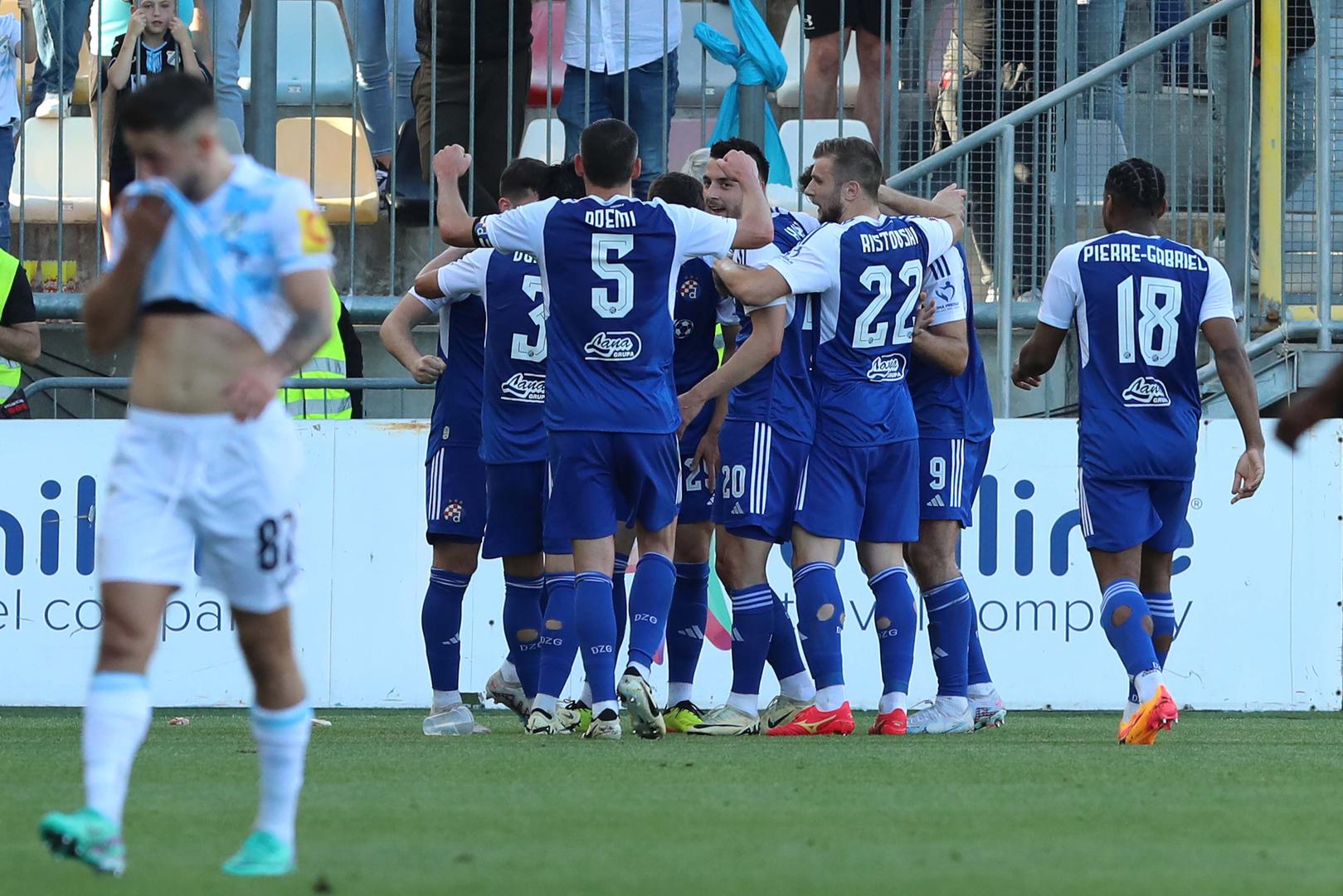 Rijeka i Dinamo na Rujevici se sastaju u uzvratnom dvoboju finala hrvatskog nogometnog Kupa. 

