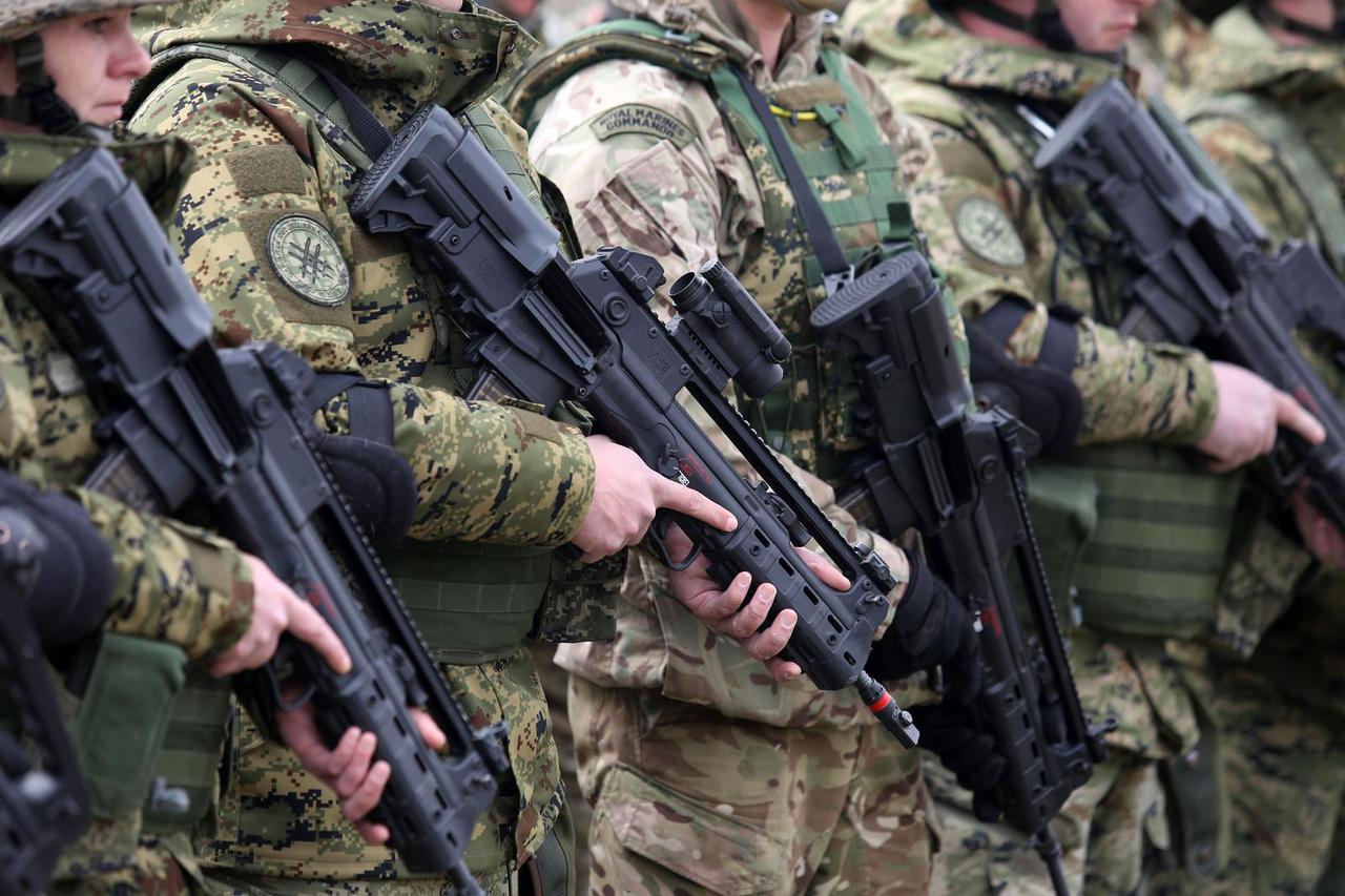 Knin: Završni prikaz obuke britanskih i hrvatskih oružanih snaga CROATIAN DAGGER 